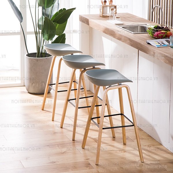 Ghế quầy bar hay stool lưng nhựa chân gỗ nhập khẩu cao cấp